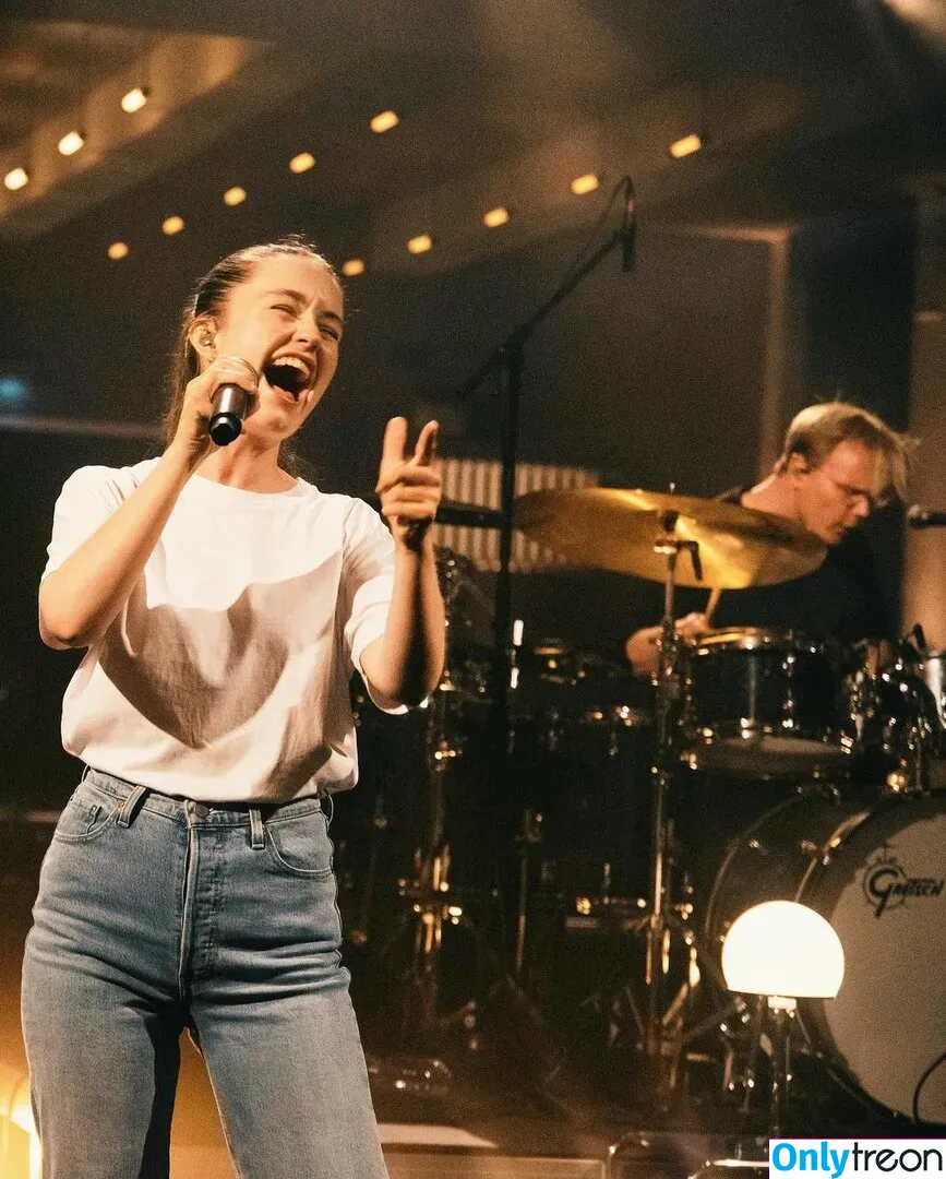 Sigrid голая photo #0028 (Sigrid Solbakk Raabe / thisissigrid)