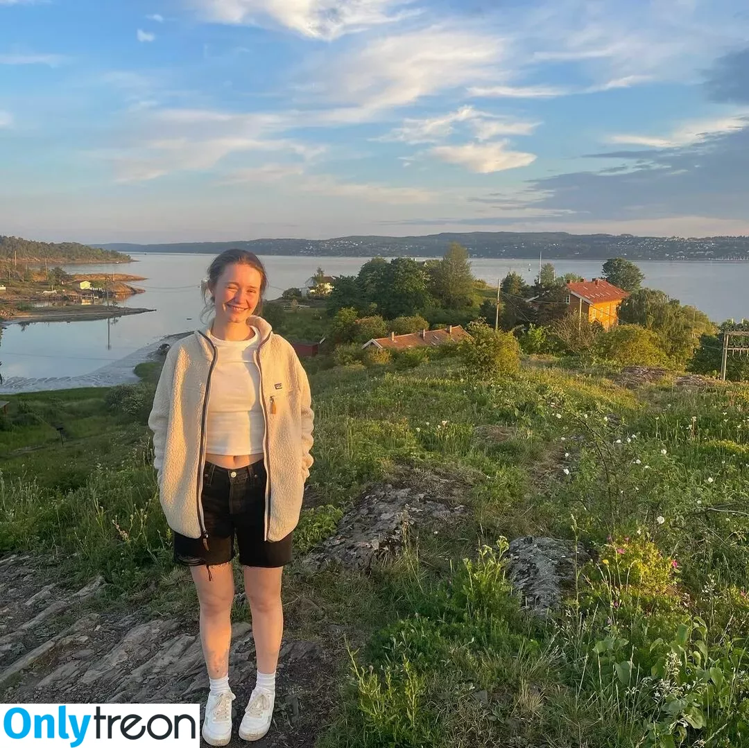 Sigrid голая photo #0350 (Sigrid Solbakk Raabe / thisissigrid)