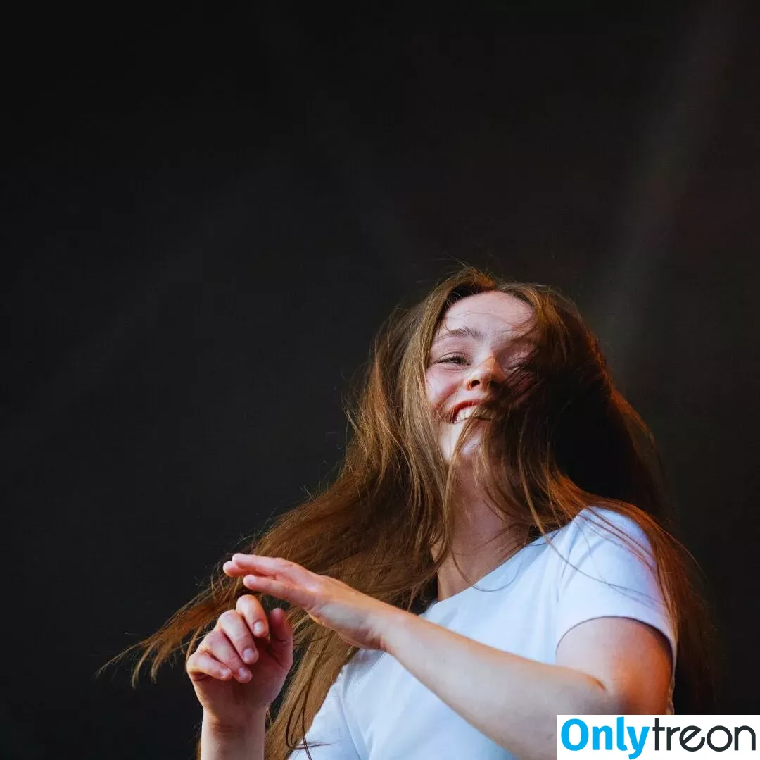 Sigrid nude photo #0375 (Sigrid Solbakk Raabe / thisissigrid)