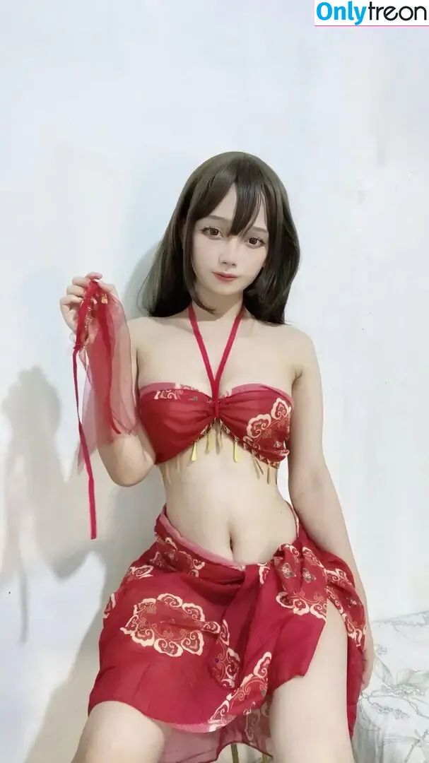 Silbee nude photo #0186 (Vina Silbee / silbeee_)