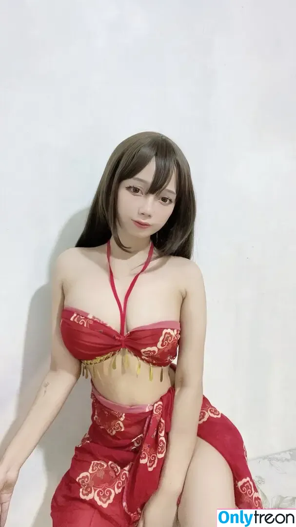 Silbee nude photo #0187 (Vina Silbee / silbeee_)