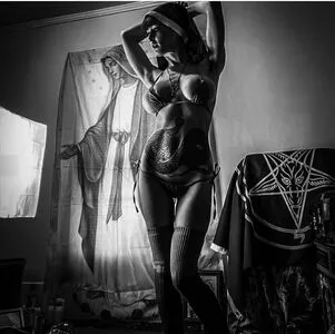 SilentMary / maryharutyunian / silentmary666 nude photo #0007