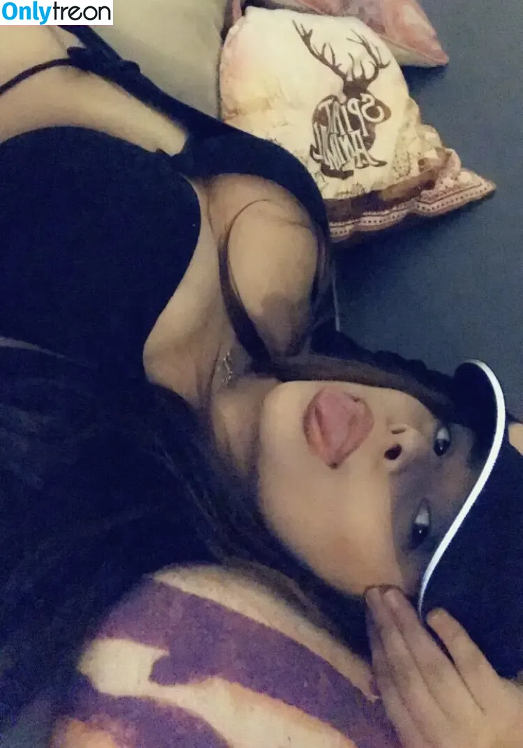 silllymel nude photo #0025 (MeIixo / mei_xo / sweetmeIie)