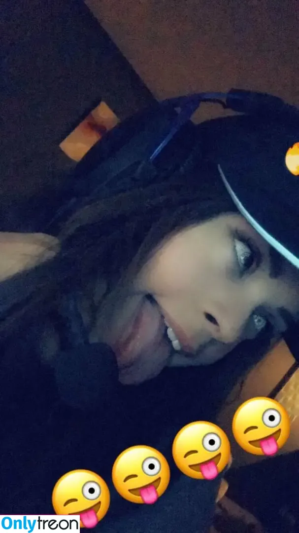 silllymel nude photo #0026 (MeIixo / mei_xo / sweetmeIie)