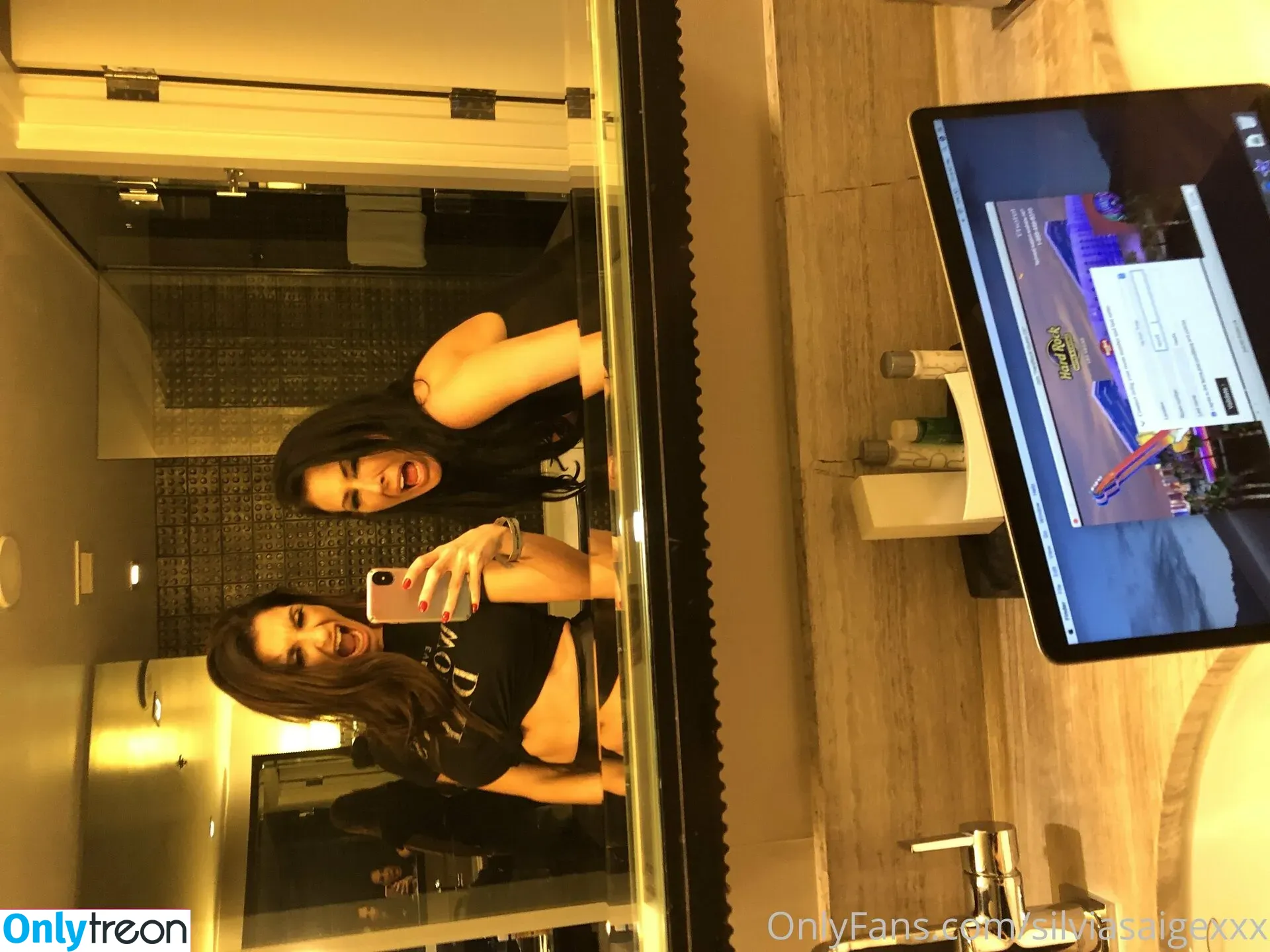 silviasaigexxx голая photo #0012 (thesilviasaige)