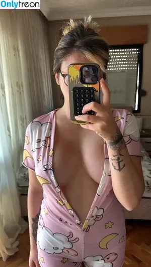 Simge Barankoğlu / sbarankoglu1 nude photo #0017