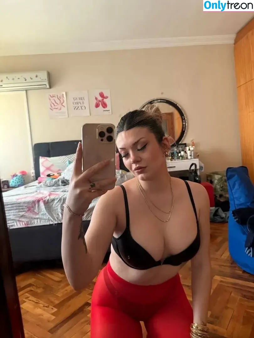 Simge Barankoğlu nude photo #0082 (sbarankoglu1)