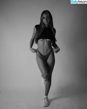 Simi Estelle / chicagodomme / simsimsimsimii nude photo #0004