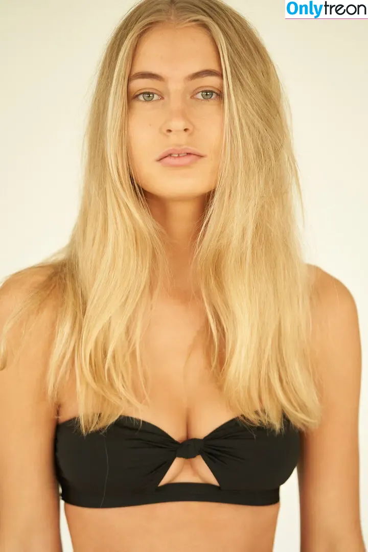 Simona Hartl GNTM 2014 nude photo #0008 (simonaphilina)
