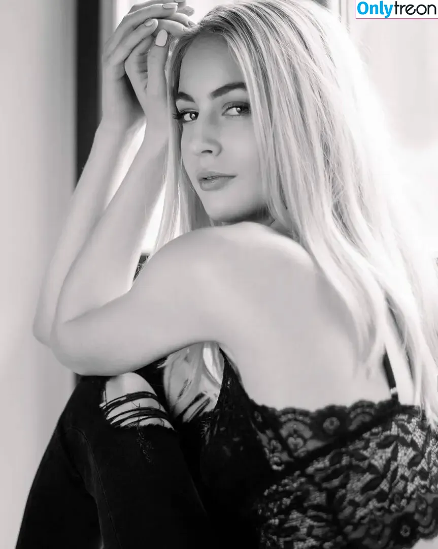 Simona Hartl GNTM 2014 nude photo #0021 (simonaphilina)