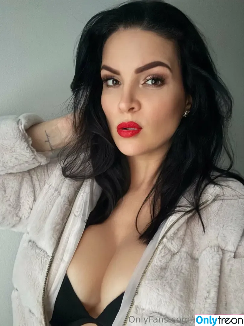 simonafree nude photo #0024 (simonaauteri)