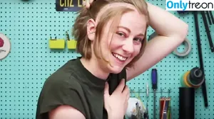 Simone Giertz / simonegiertz nude photo #0018