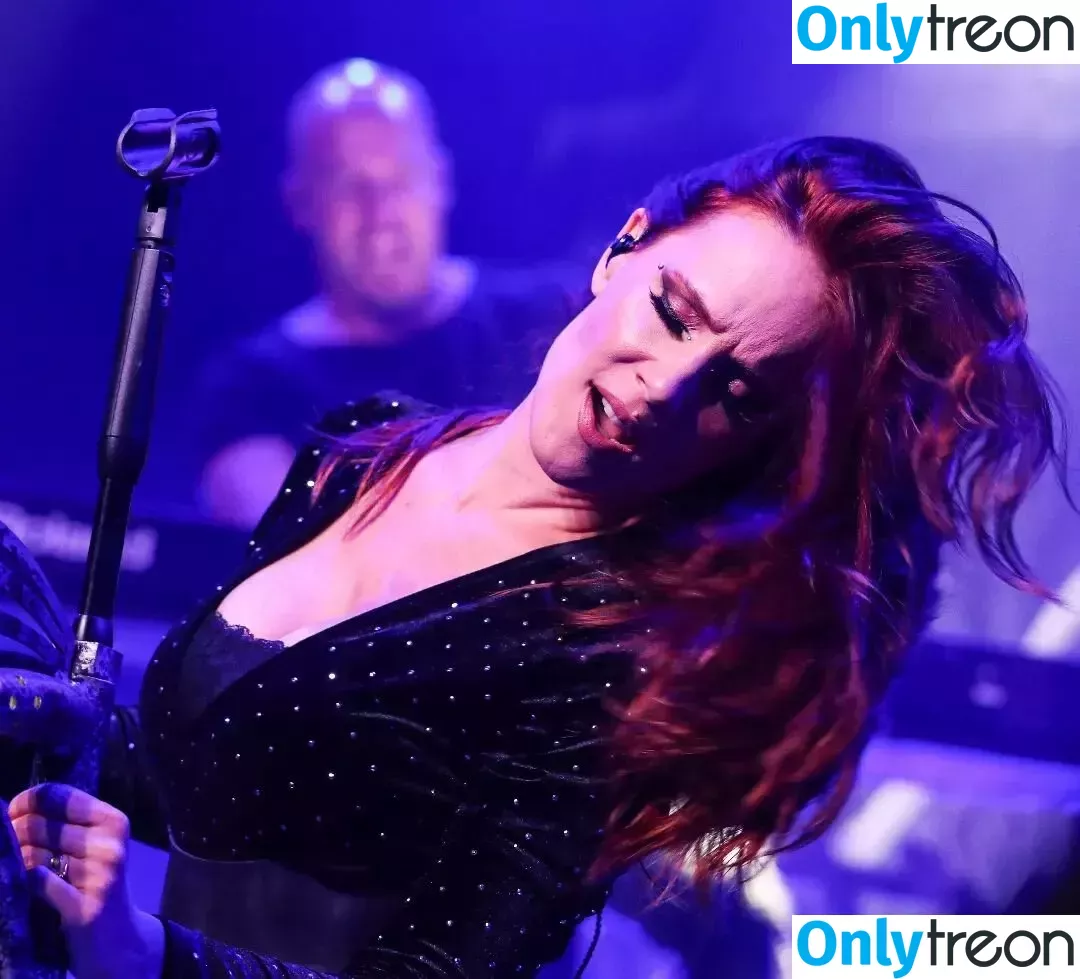 Simone Simons голая photo #0022 (simonesimons)