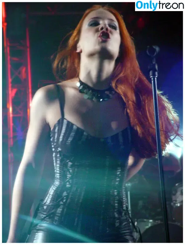 Simone Simons голая photo #0052 (simonesimons)