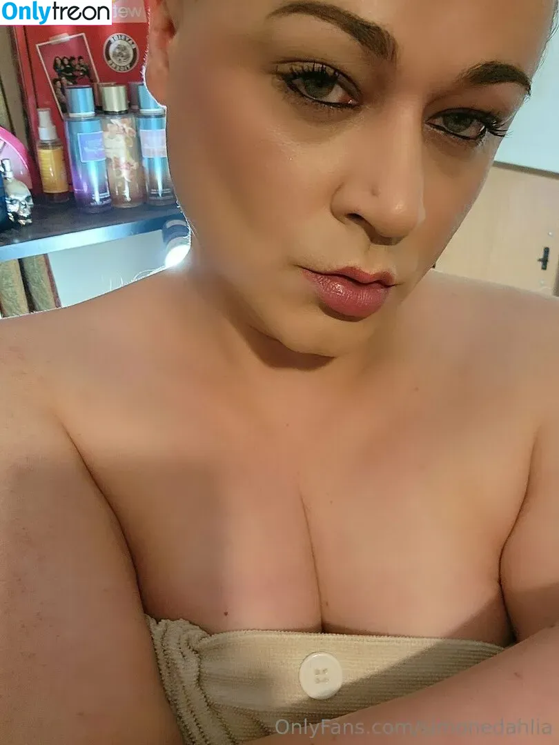 simonedahlia nude photo #0120 (thereddahlia2018)