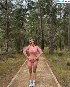 Simplyneidaa nude photo #0082