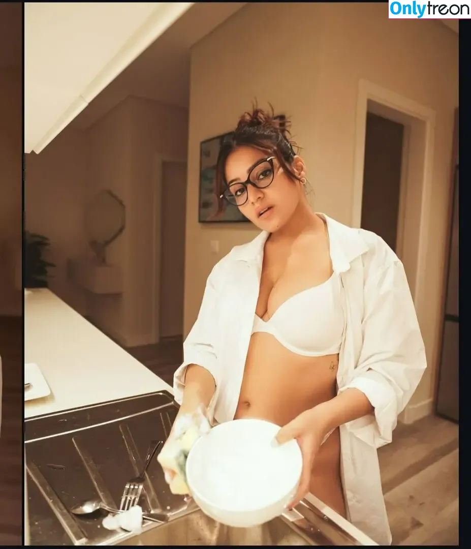 Simran Kaur nude photo #0024 (symrann.k)