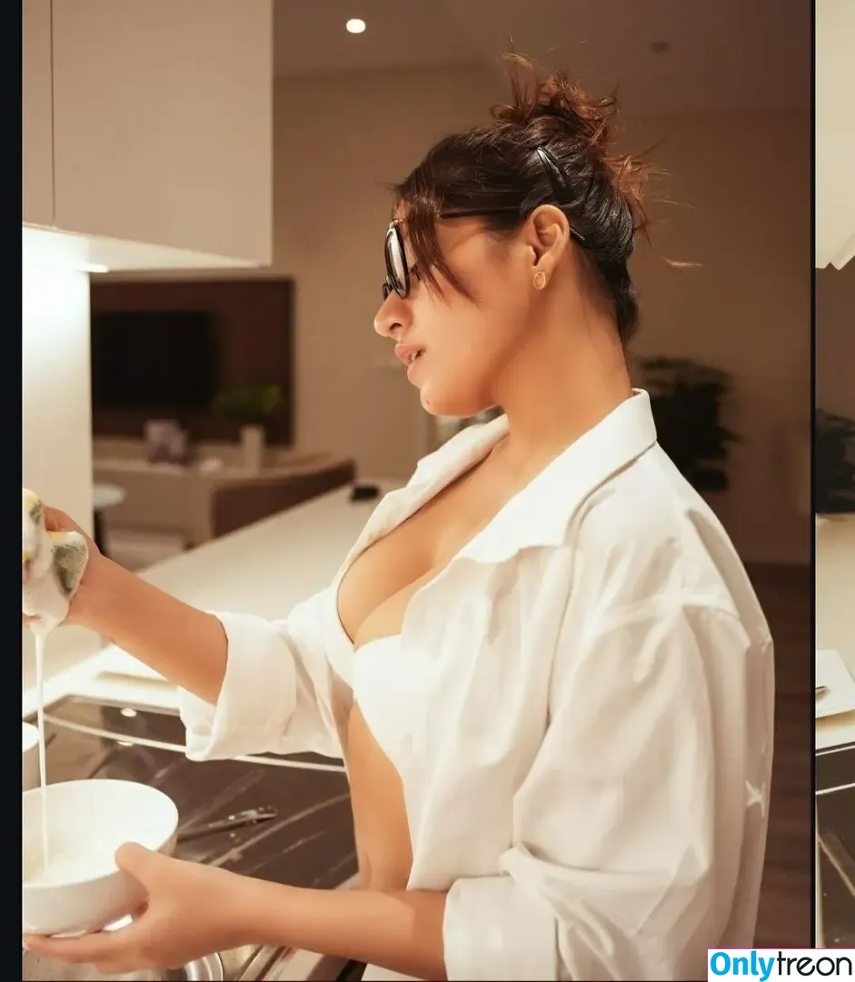 Simran Kaur nude photo #0025 (symrann.k)