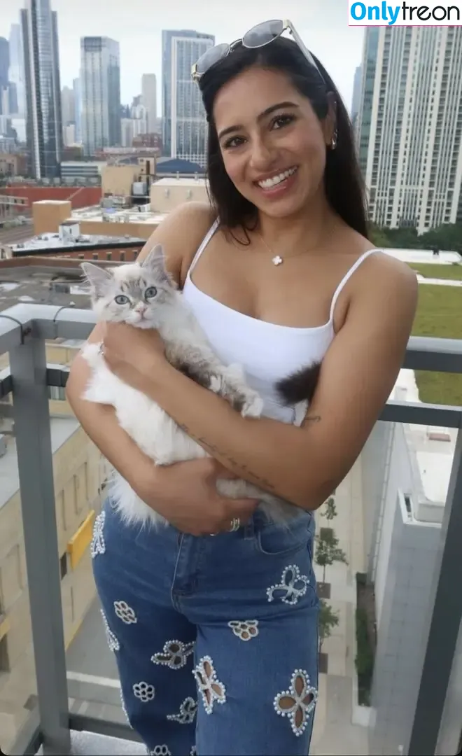 Simranrij nude photo #0022 (Simranrij)