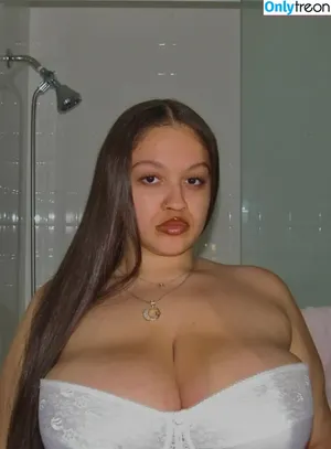 sincerelyitsjulie / 444jayy / 777jujuu nude photo #0148