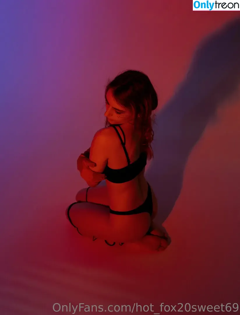 sinful_foxy nude photo #0021 (yuuicy_things)