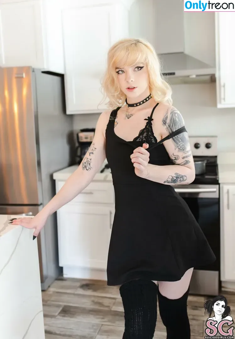 Sinkiity nude photo #0019 (Sabrina Sins / siinkiity)