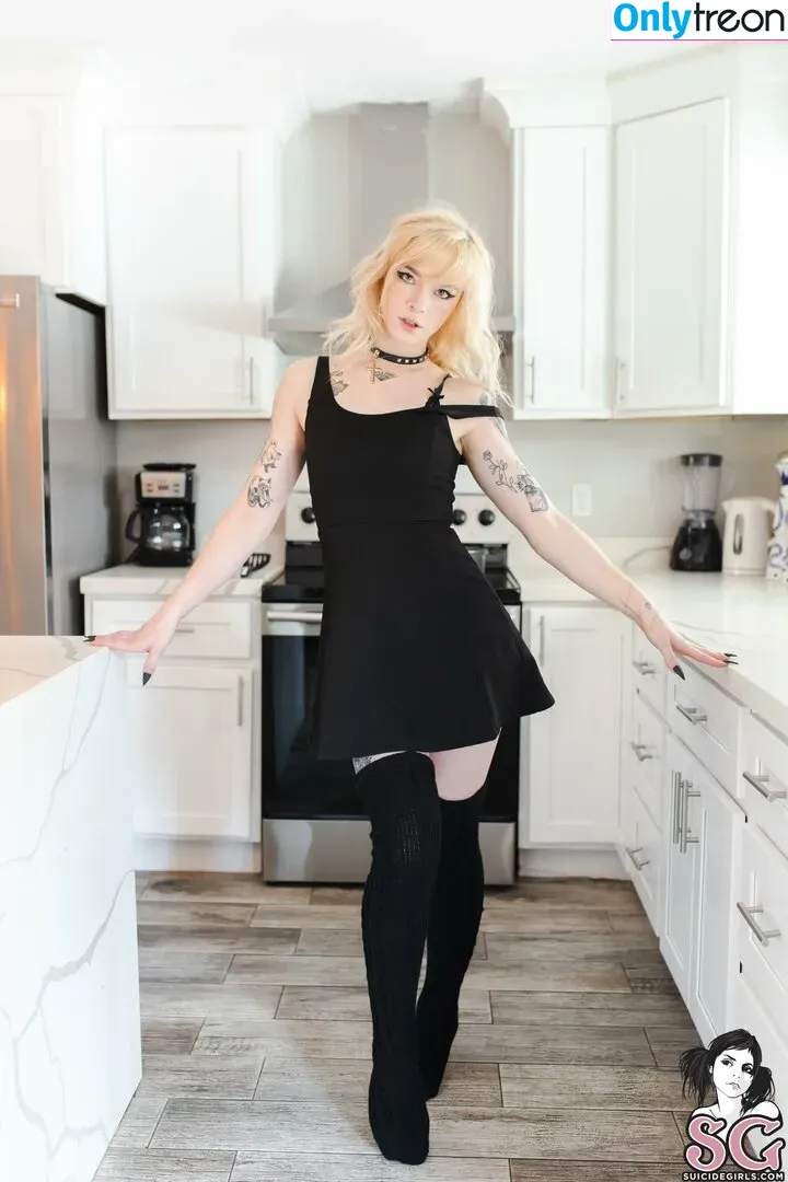 Sinkiity nude photo #0031 (Sabrina Sins / siinkiity)
