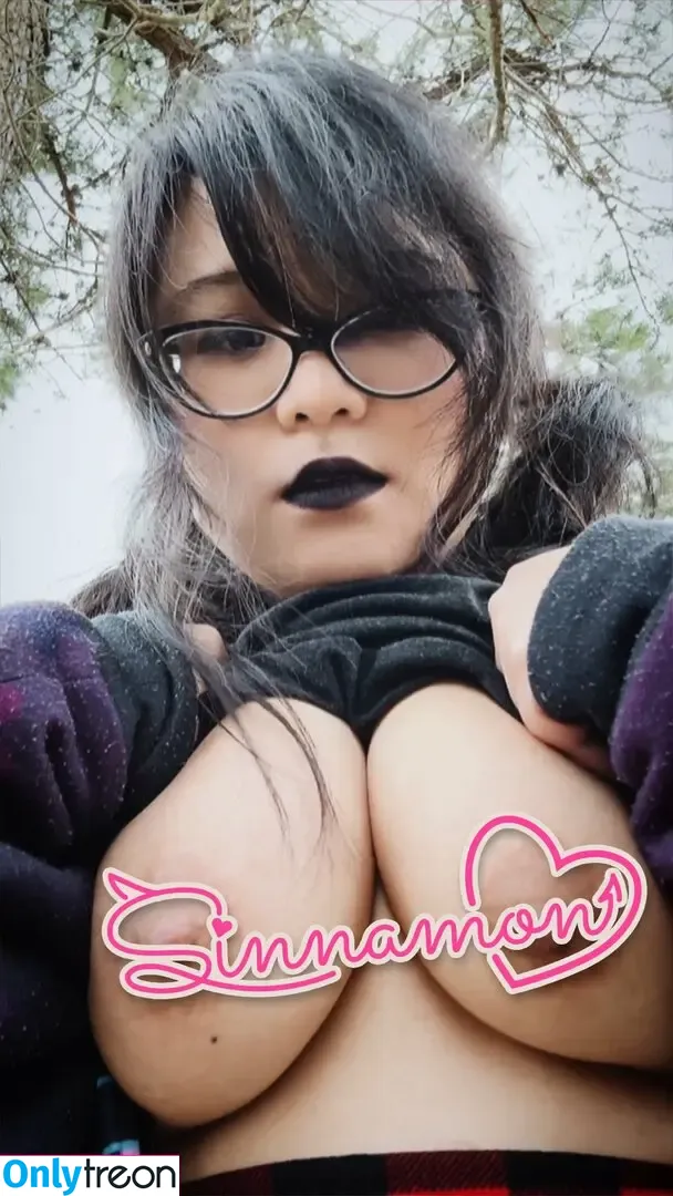 SinnamonSuccubus nude photo #0001 (Sinnamonsucc / cinnamonxgirl)