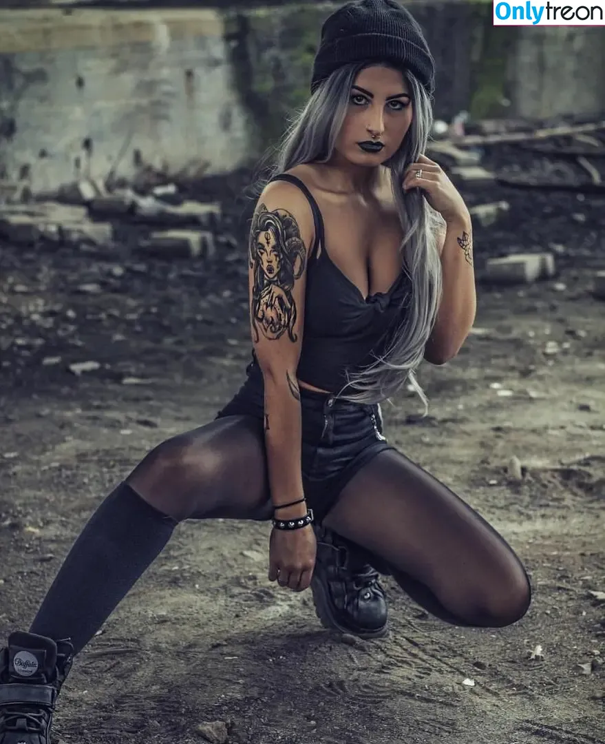 Sinnerella nude photo #0025 (Sinnerella666 / sinderellahot)