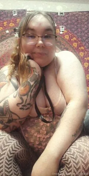 sinnfulapple420 / sinnfulapple.420 nude photo #0163