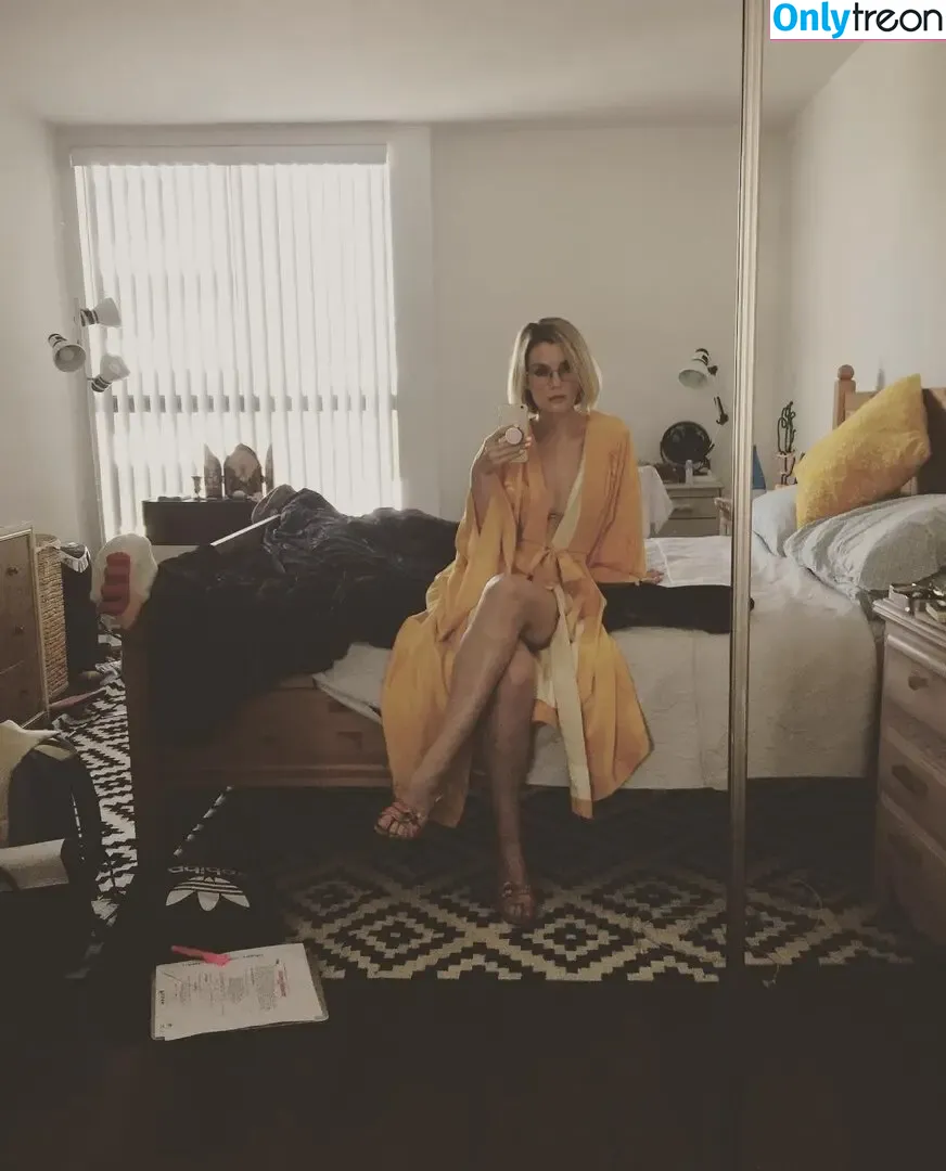 Siobhan Thompson nude photo #0030 (vornietom)