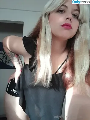  nude photo #0003