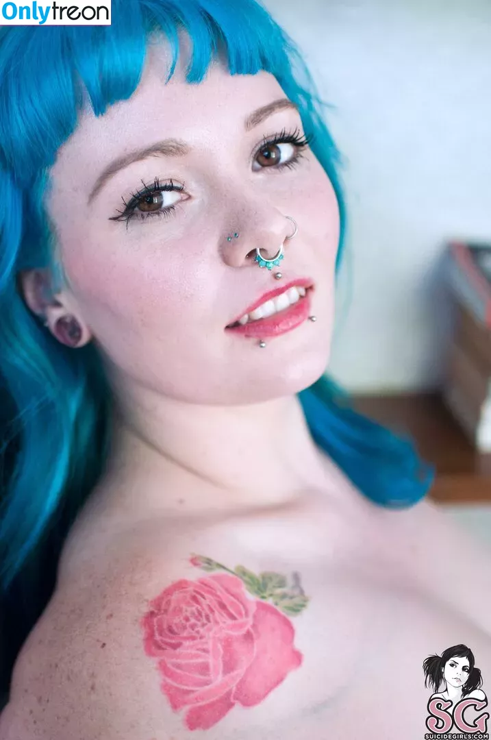 Sirenn Suicide nude photo #0126 (sirenn.bby / sirennsuicide)