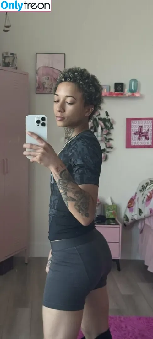 Sixthestar nude photo #0007 (Sixtyb1 / sixthestarr)