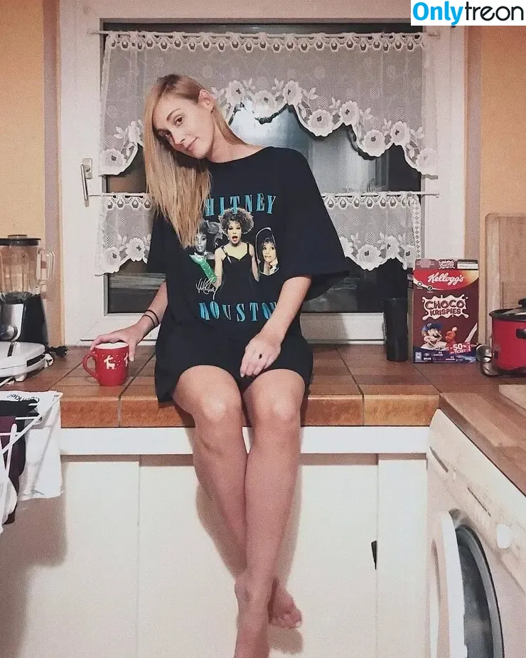 Sjokz nude photo #1009 (Eefje Depoortere / eefjah)