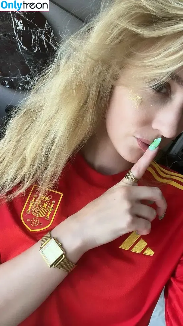 Sjokz nude photo #1118 (Eefje Depoortere / eefjah)
