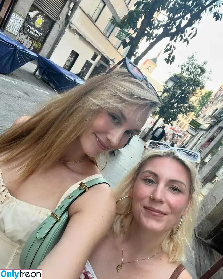 Sjokz nude photo #1123 (Eefje Depoortere / eefjah)