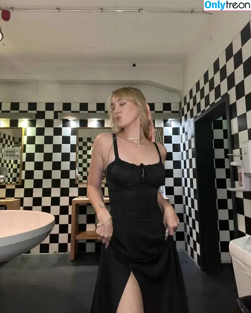 Sjokz nude photo #1127 (Eefje Depoortere / eefjah)