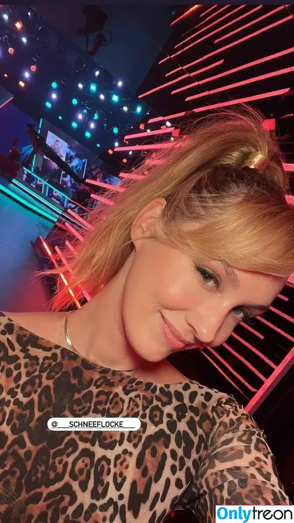 Sjokz nude photo #1135 (Eefje Depoortere / eefjah)