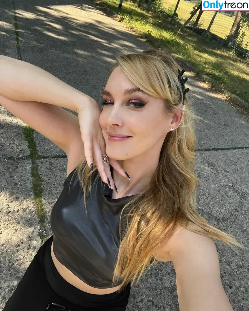 Sjokz nude photo #1146 (Eefje Depoortere / eefjah)
