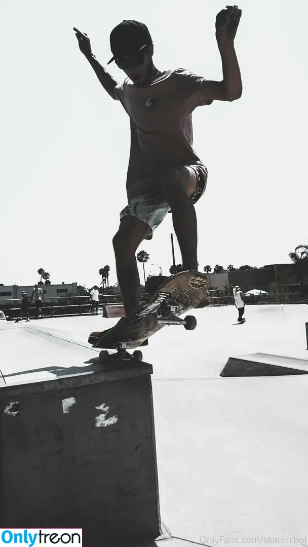 skaterrboi голая photo #0035 (skaterrboyy20)