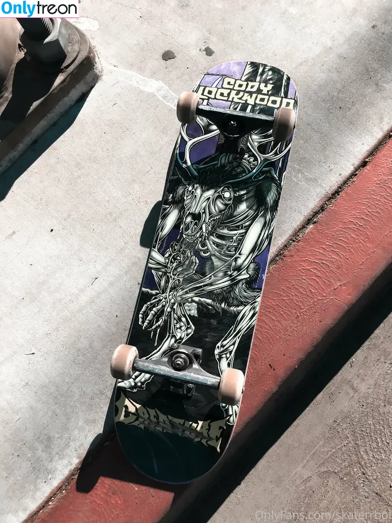 skaterrboi nude photo #0056 (skaterrboyy20)