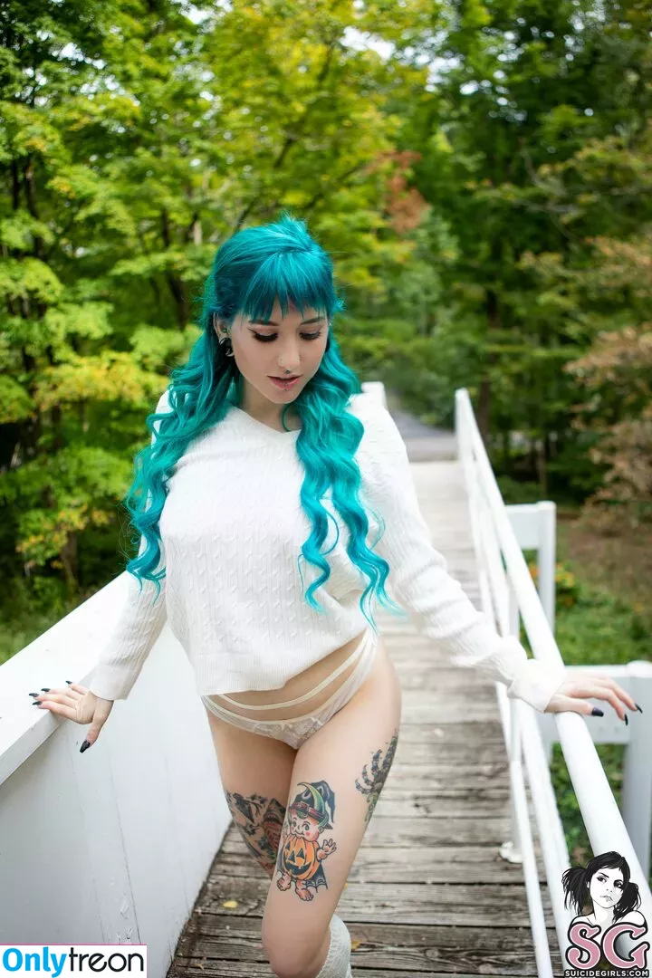 skellaborealis голая photo #0117 (skellaborealis)