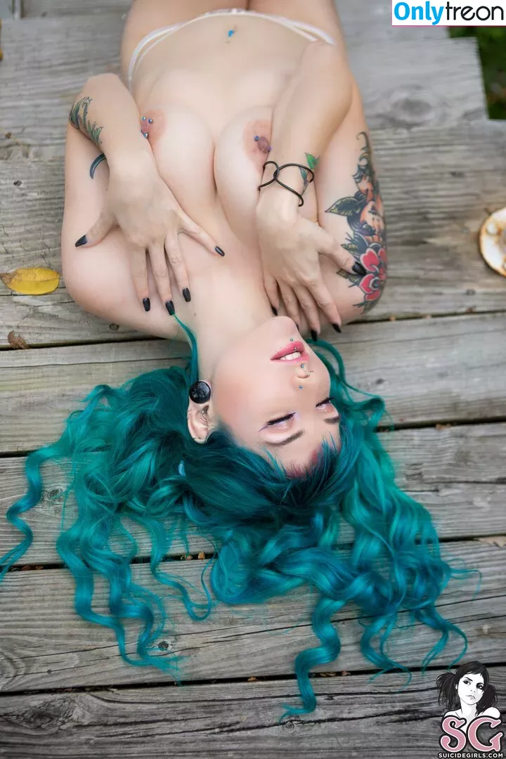 skellaborealis голая photo #0134 (skellaborealis)