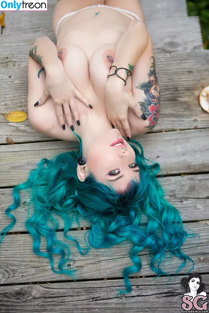 skellaborealis голая photo #0135 (skellaborealis)