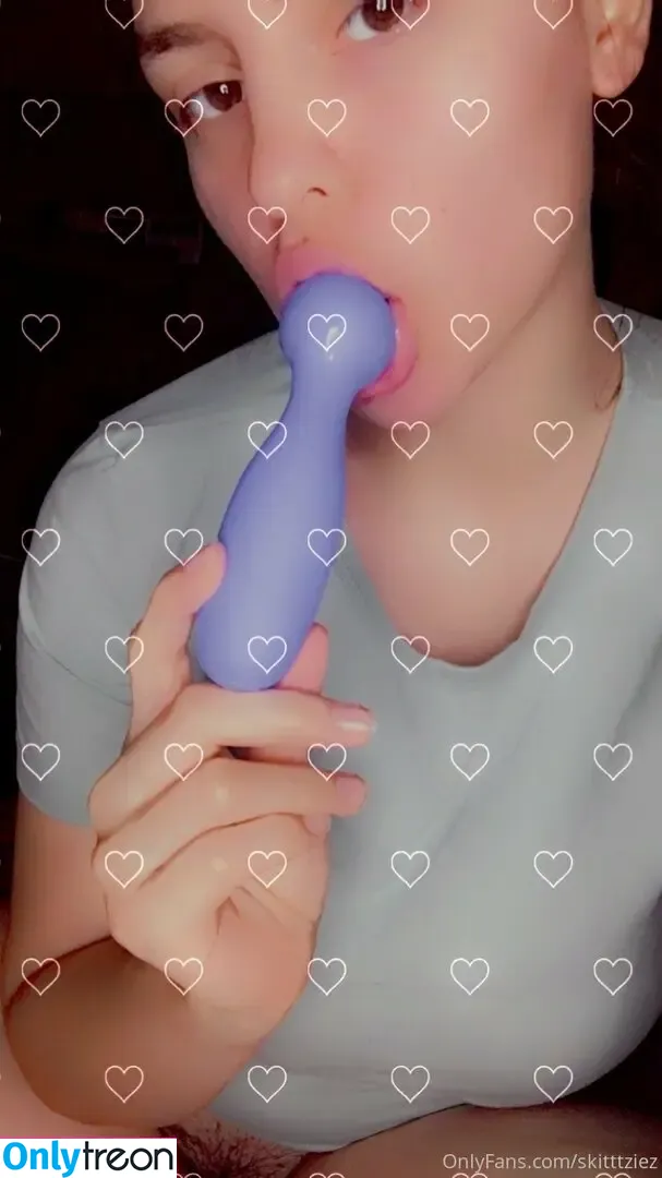 skitttziez nude photo #0028 (mzskittlez)