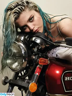 Sky Ferreira / skyferreira nude photo #0018