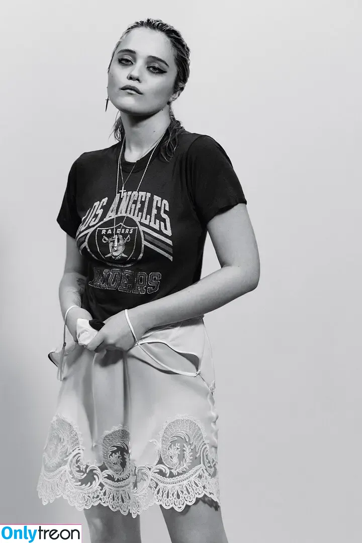 Sky Ferreira nude photo #0019 (skyferreira)