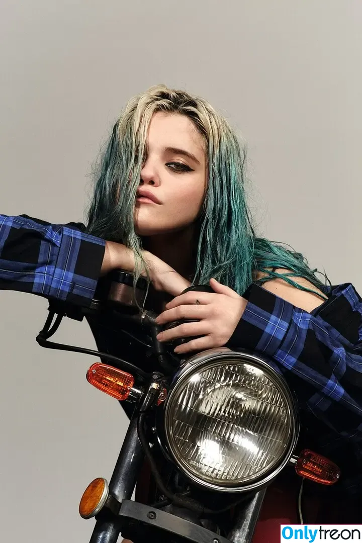 Sky Ferreira nude photo #0022 (skyferreira)