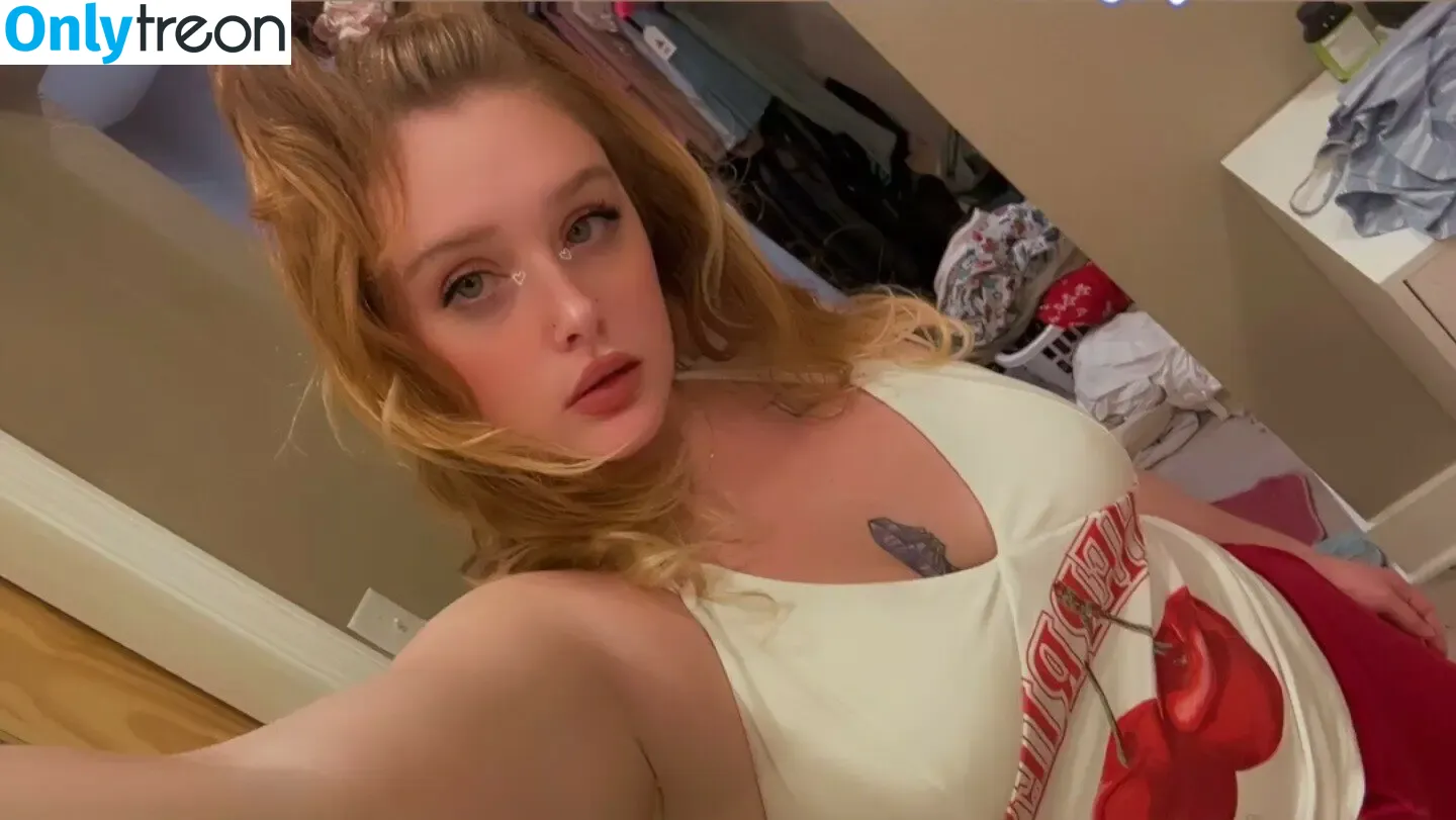 Skyee Kitten nude photo #0013 (skyee.kitten / skyee.kittenn)
